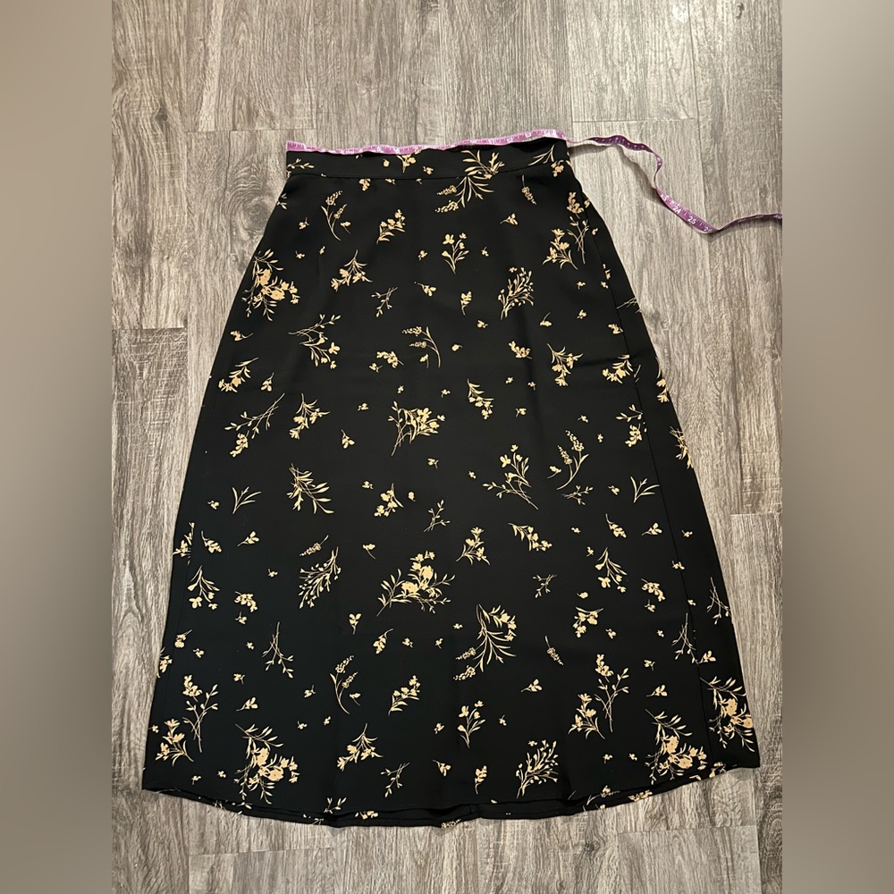 Long modest dress skirt Vince camuto size Medium